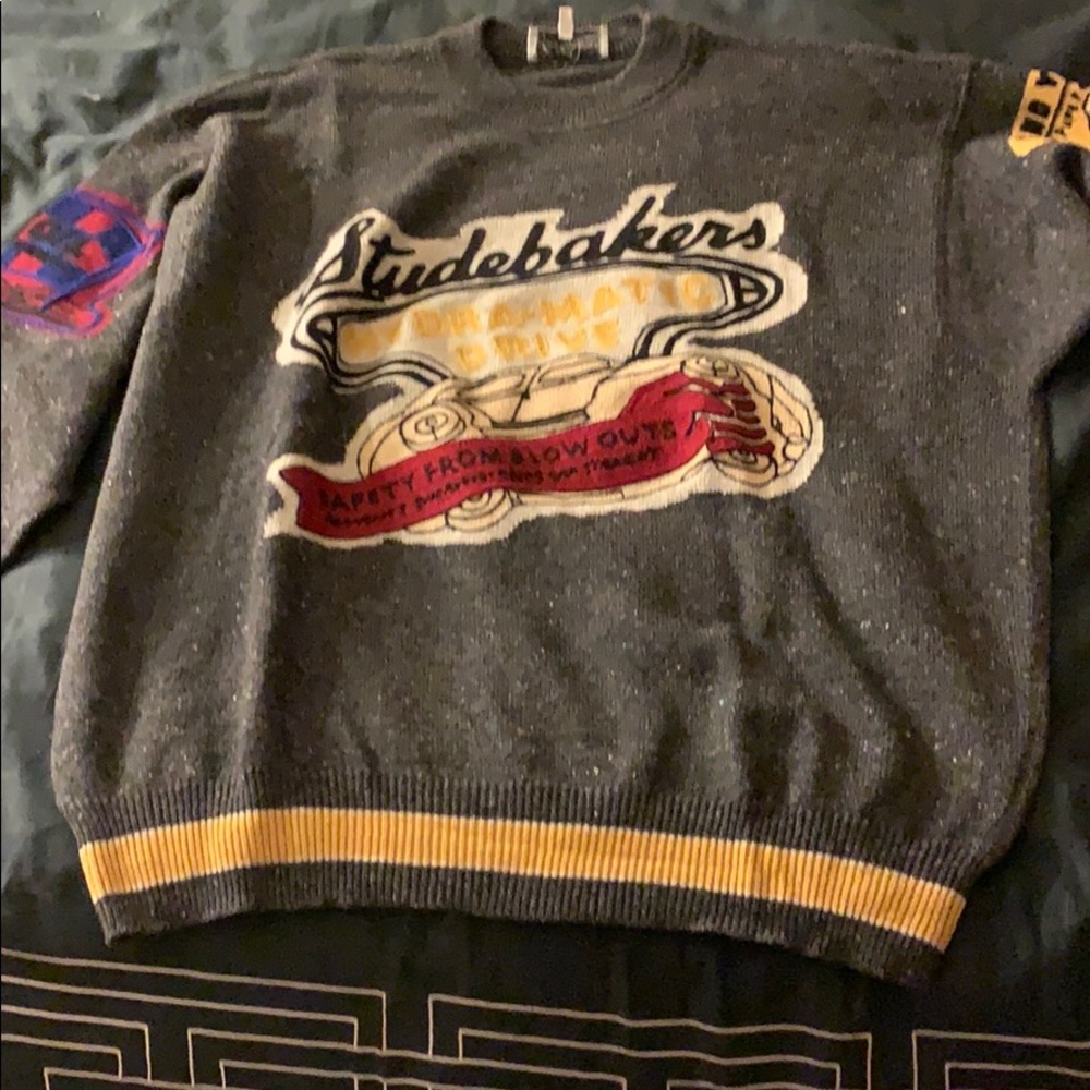 Men’s 100% wool sweater with Studebakee design